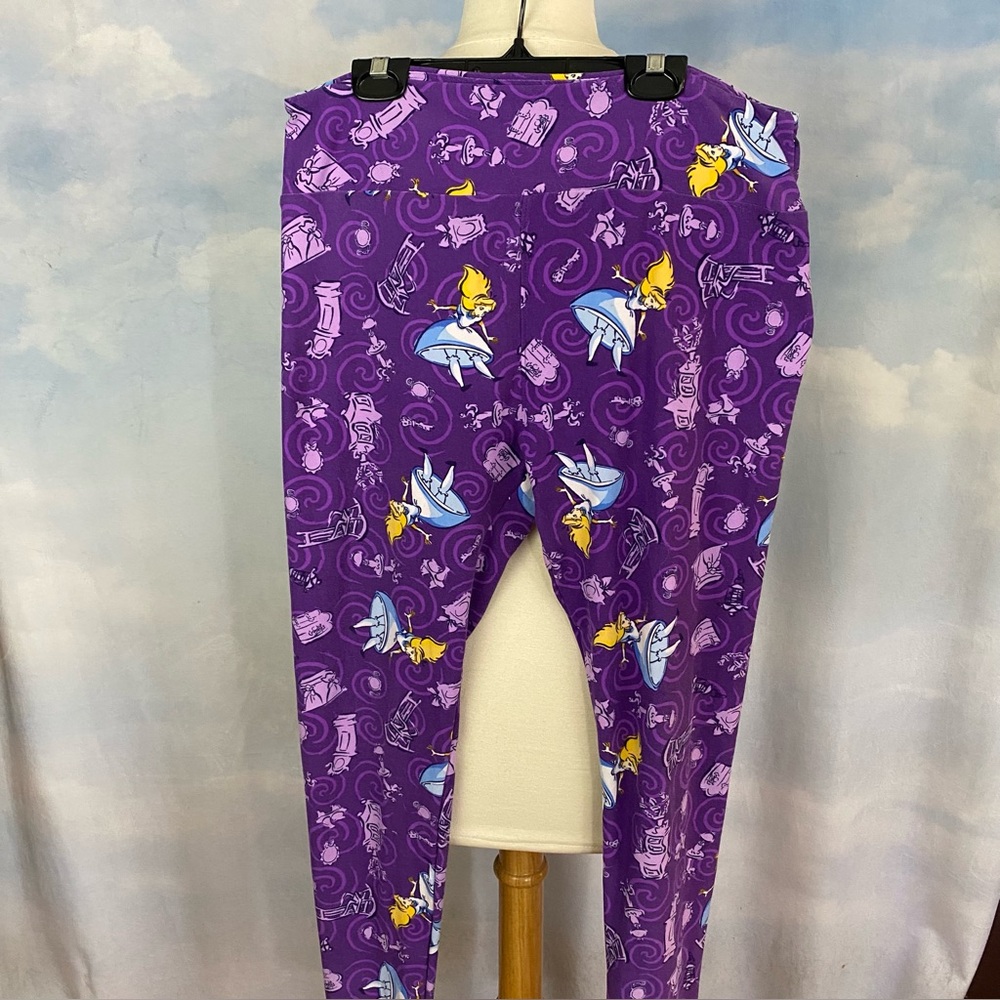 LuLaRoe Alice in Wonderland Leggings Tall & Curvy